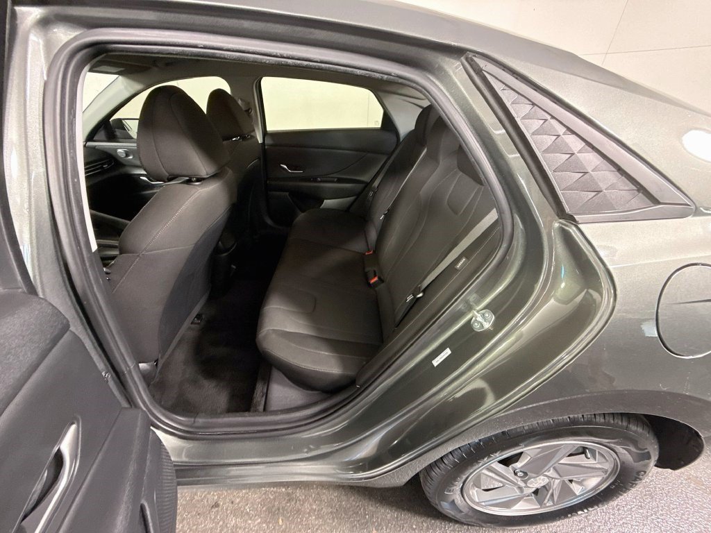 Used 2025 Amazon Gray Hyundai SE image 20