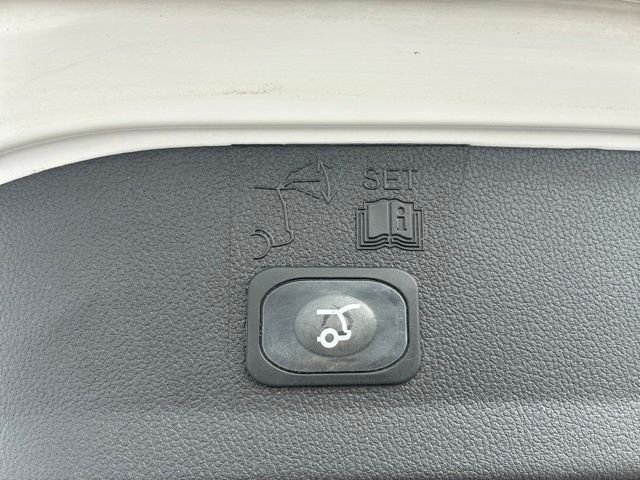 Used 2016 White Platinum Metallic Tri-Coat Ford Titanium image 6