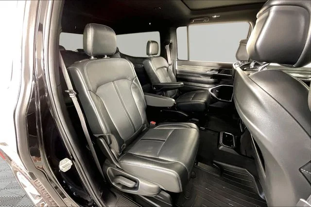 Used 2022 Black Jeep Series III image 20