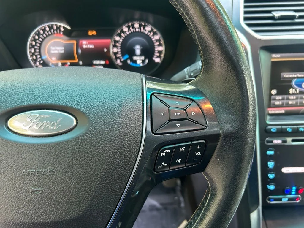 Used 2016 Gray Ford Platinum image 23