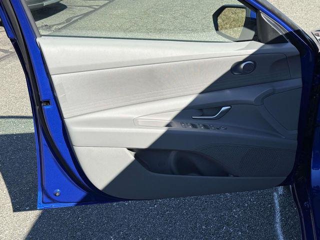 New 2026 Blue Hyundai SE image 27