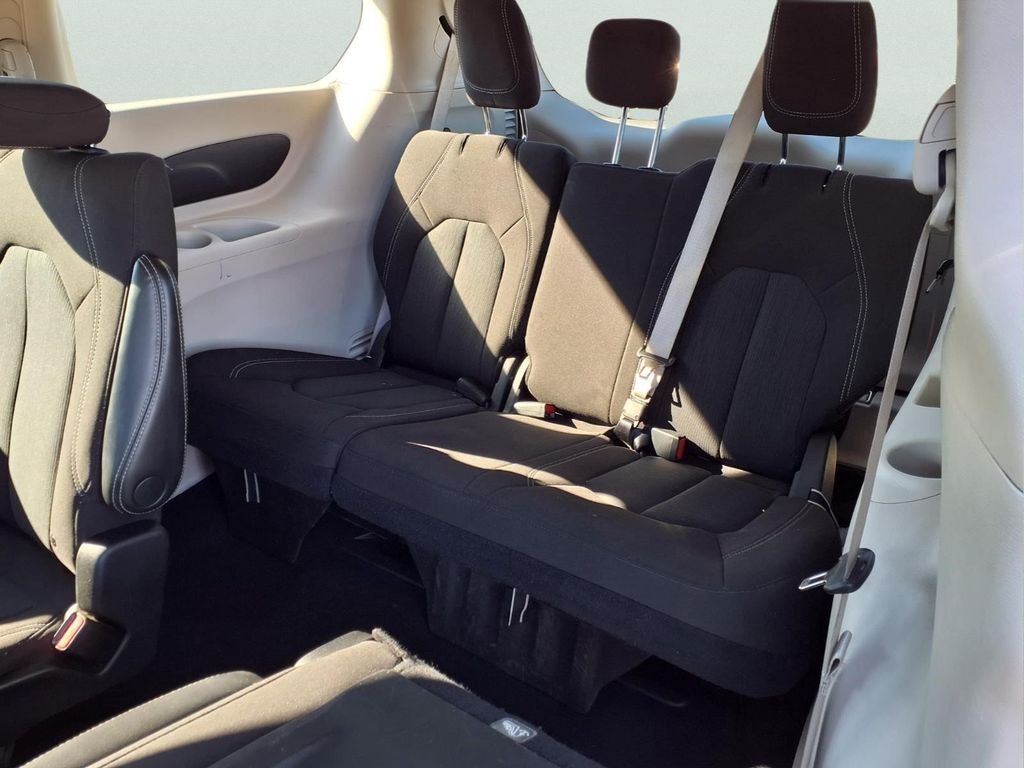 Used 2023 White Chrysler LX image 23
