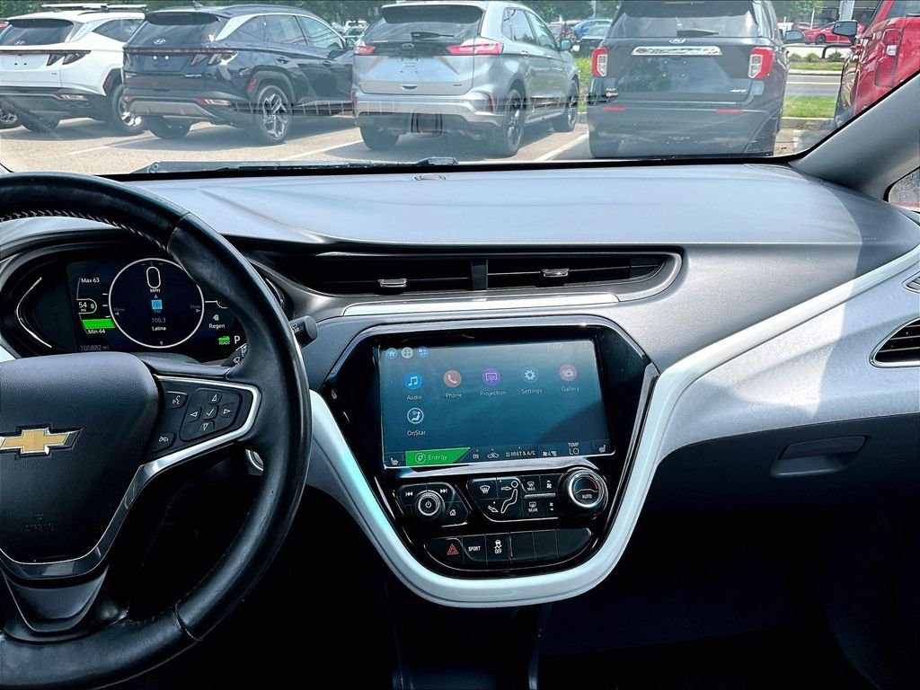 Used 2017 White Chevrolet LT image 18