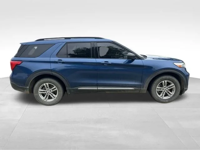Used 2020 Blue Ford XLT image 2