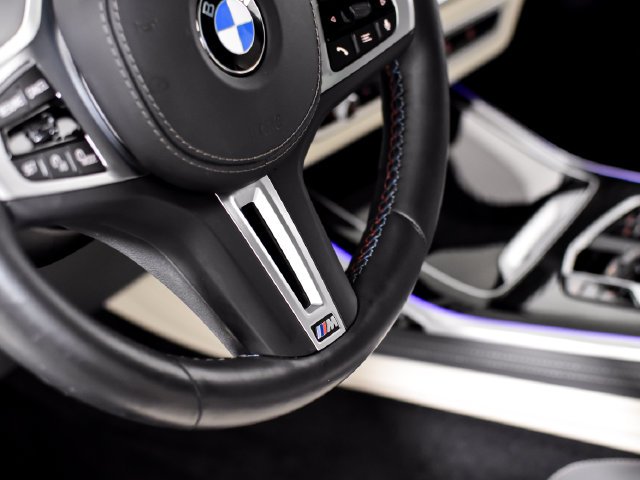 Used 2025 Gray BMW M60i image 25