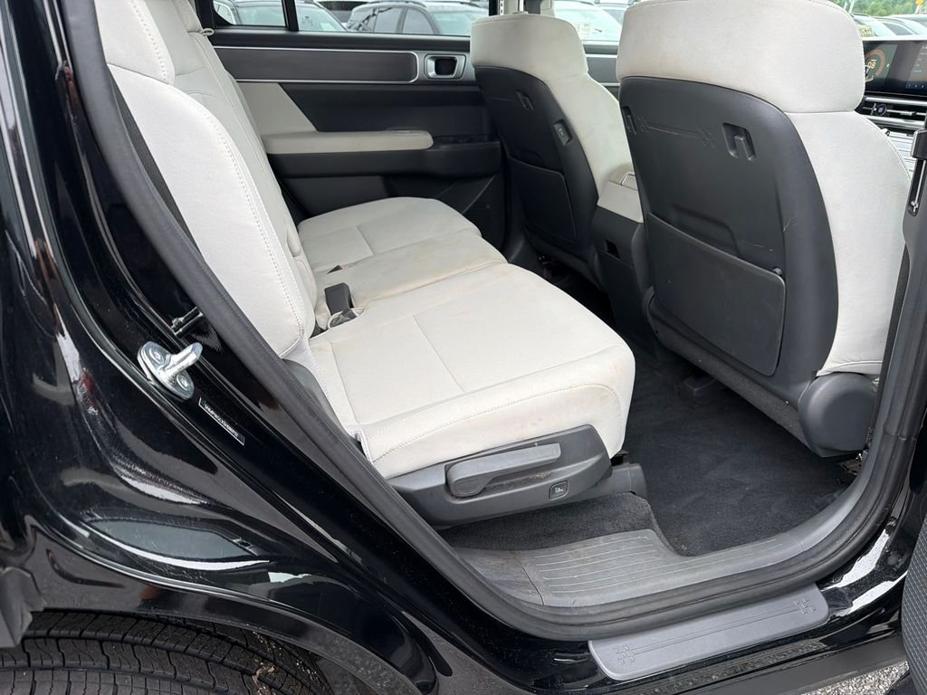 2025 Hyundai Santa Fe SE - Photo 15