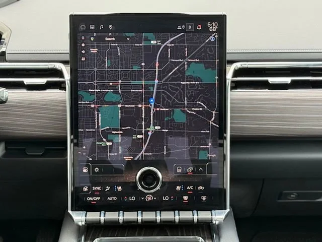 2025 GMC Sierra EV Denali - Photo 40