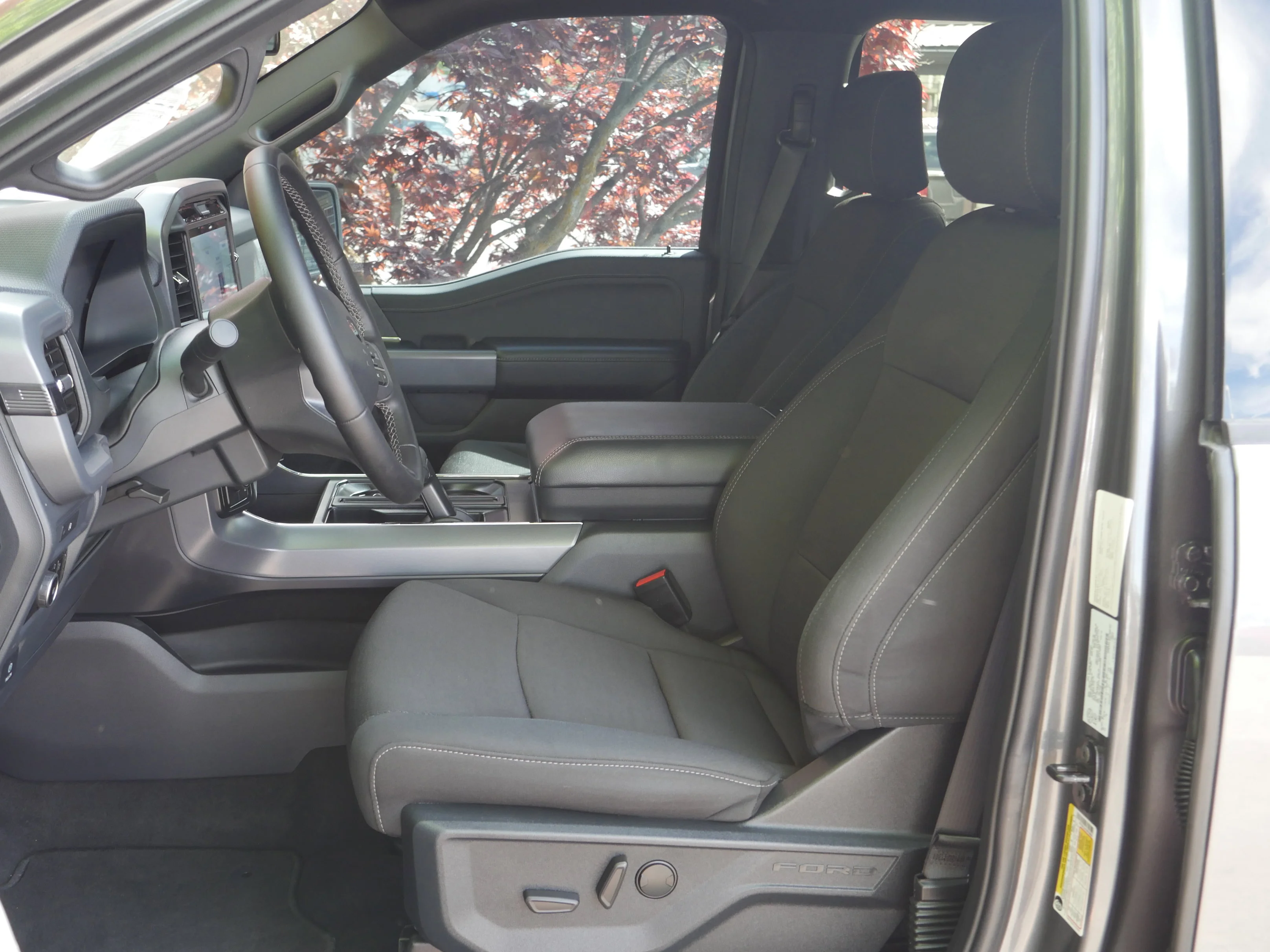 Certified Used 2025 Carbonized Gray Metallic Ford XLT image 3