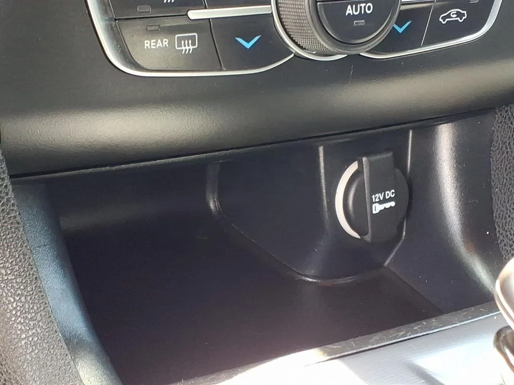 Used 2022 Gray Dodge SXT image 18