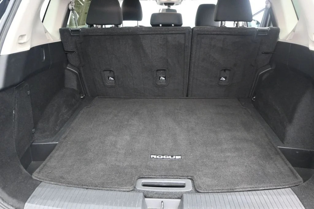 Used 2023 Black Nissan S image 16