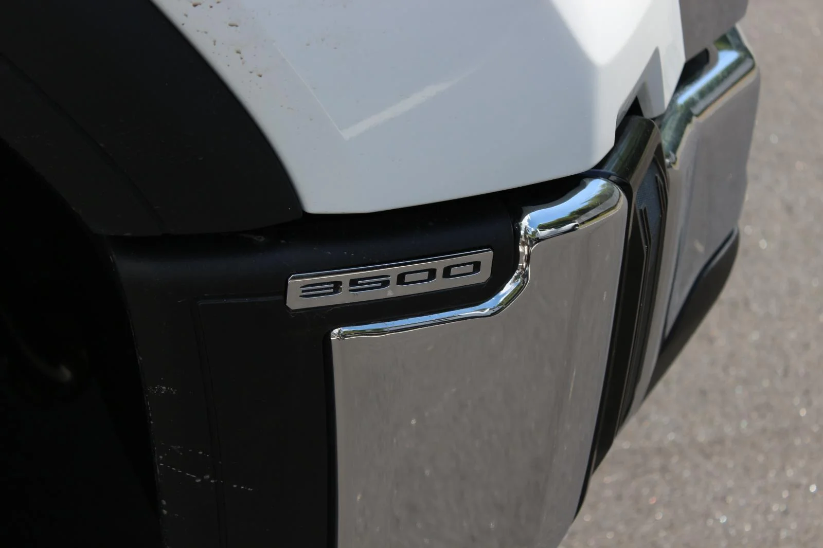 New 2026 Summit White GMC Pro image 5