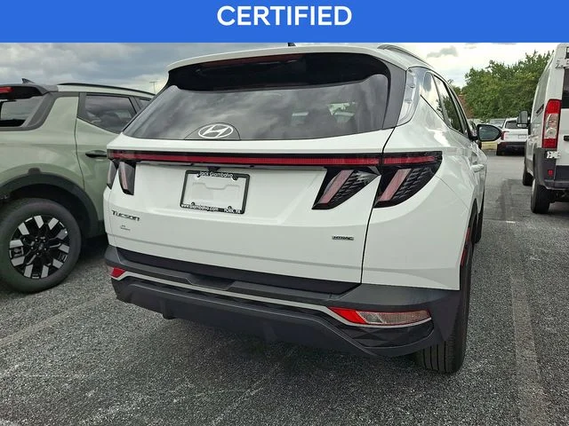 Used 2023 White Hyundai SEL image 9