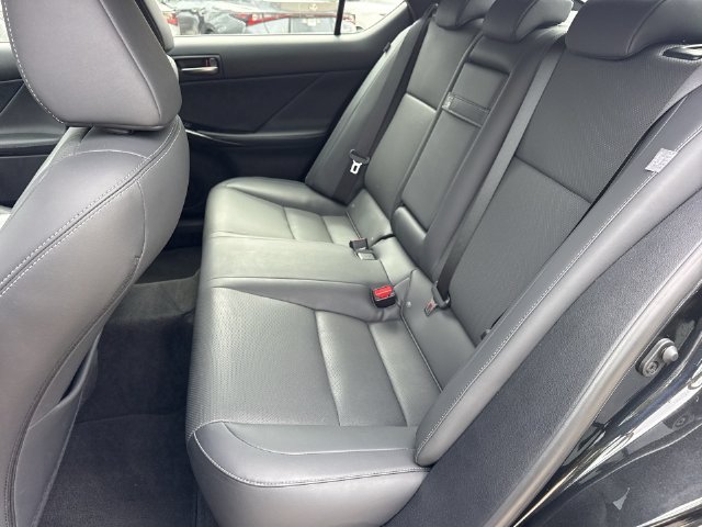 2025 Lexus IS 300 - Photo 23