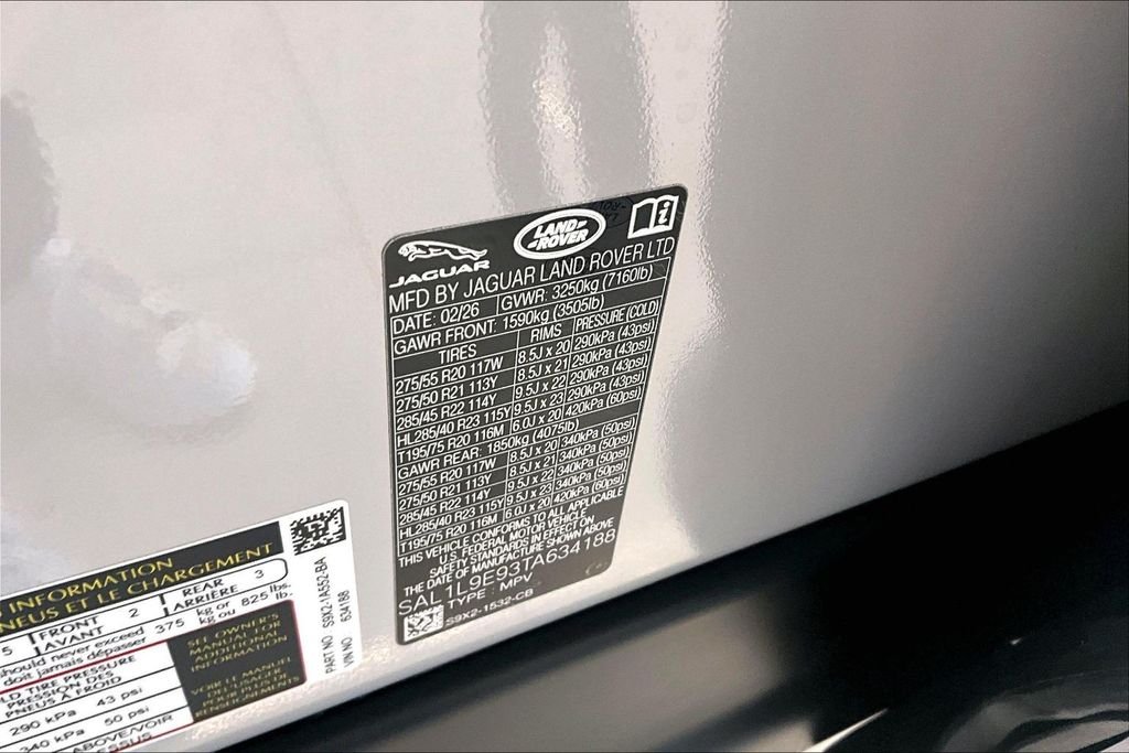 New 2026 Borasco Grey Metallic Land Rover Dynamic SE image 13
