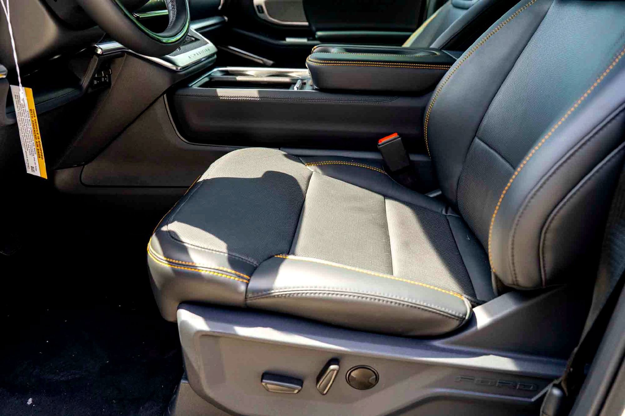 New 2025 Star White Metallic Tri-Coat Ford Tremor image 11