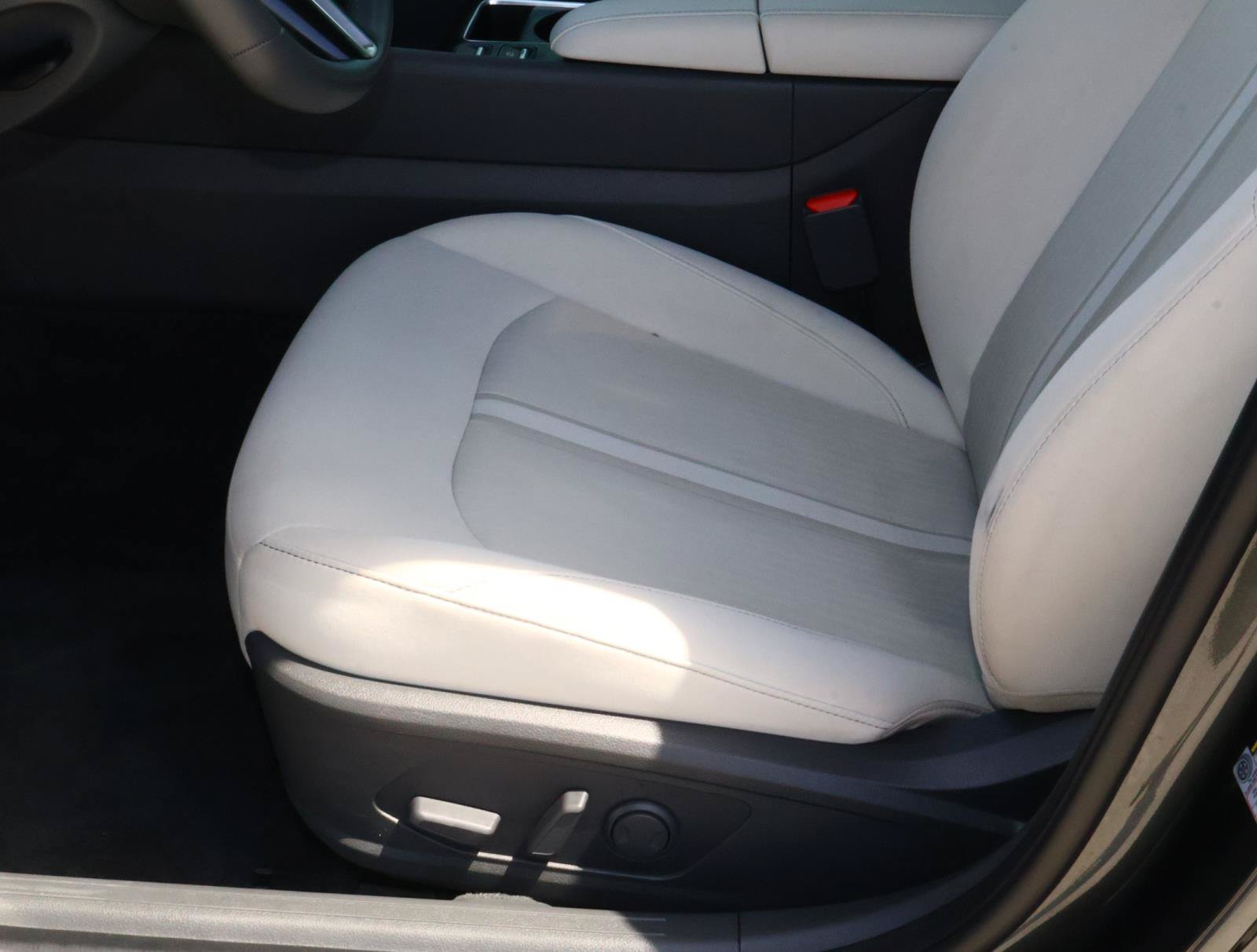 2025 Hyundai Sonata SEL - Photo 14