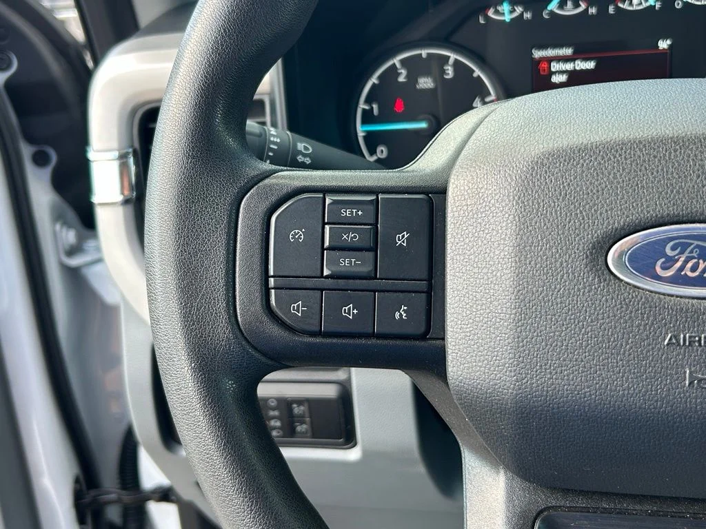 Used 2026 Oxford White Ford XLT image 39