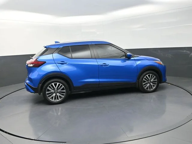 Used 2023 Blue Nissan SV image 10