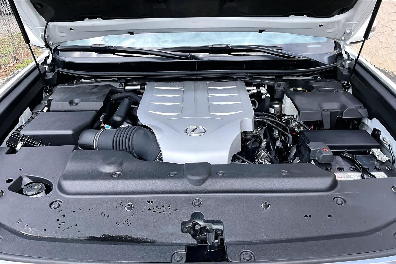 Used 2023 Eminent White Pearl Lexus Premium image 32