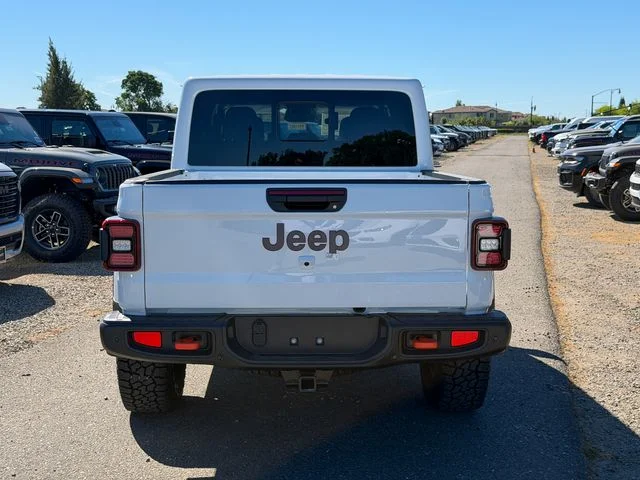 New 2026 Bright White Clear-Coat Exterior Paint Jeep Mojave X image 10