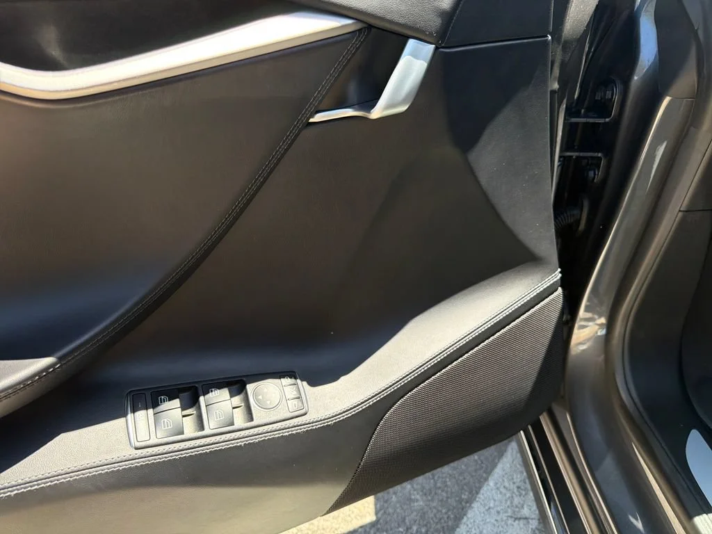 Used 2018  Tesla 75D image 21