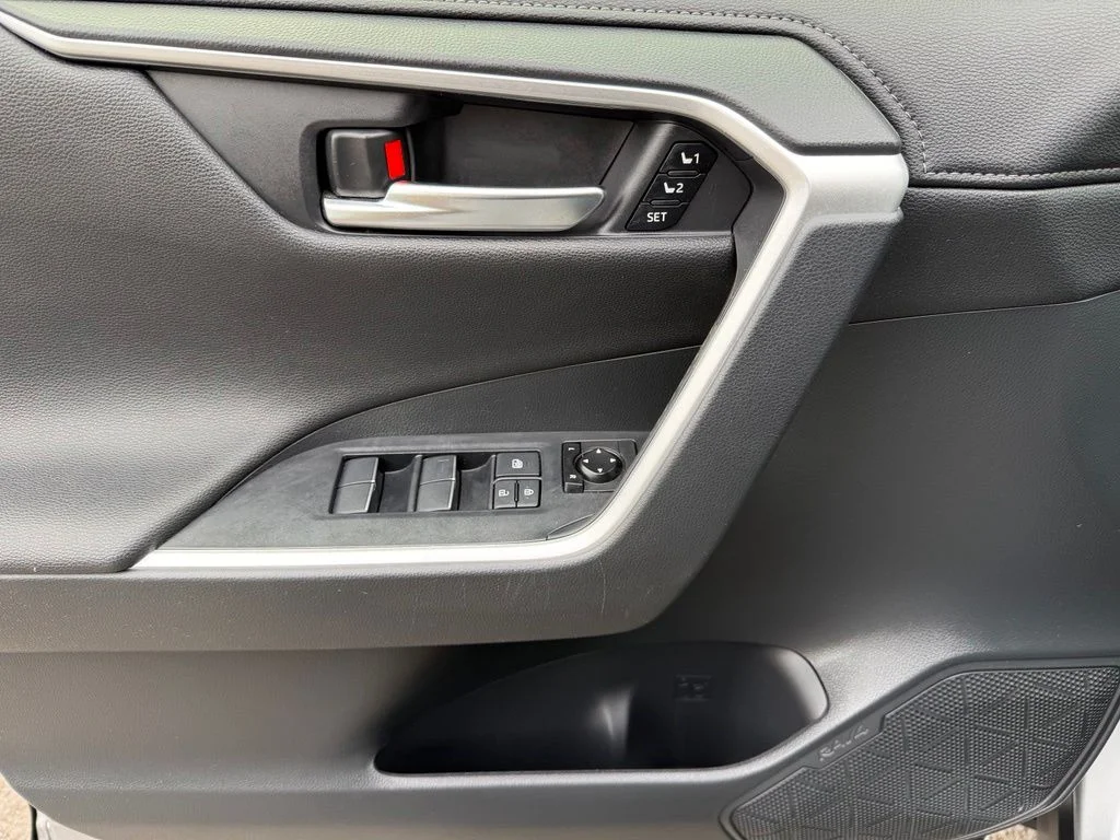 Used 2020 Silver Sky Metallic Toyota Limited image 15