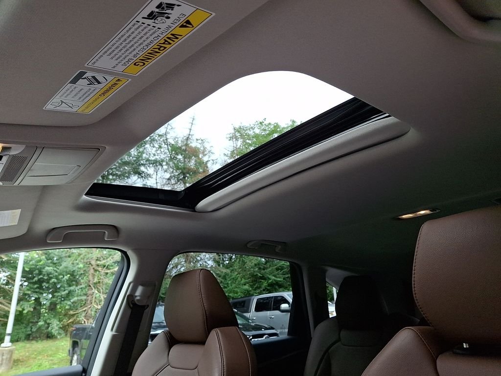 Used 2019 White Acura 3.5L Technology Package image 14
