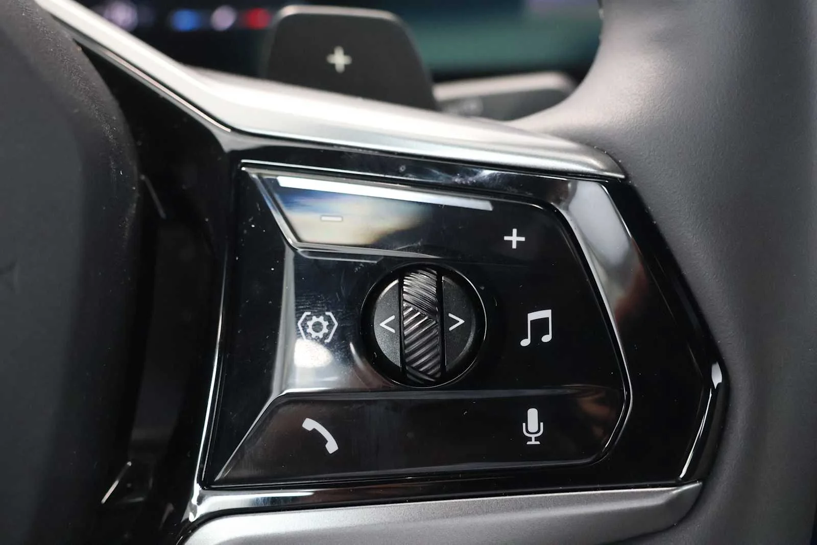 Used 2024 Dark Graphite Metallic BMW 530i xDrive image 22