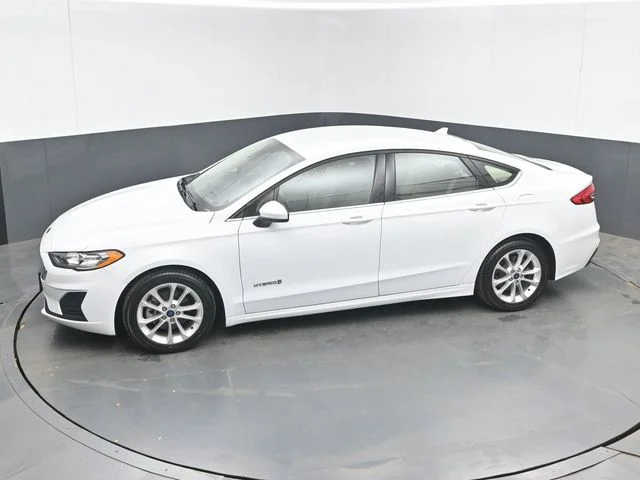 Used 2019 Oxford White Ford SE image 32