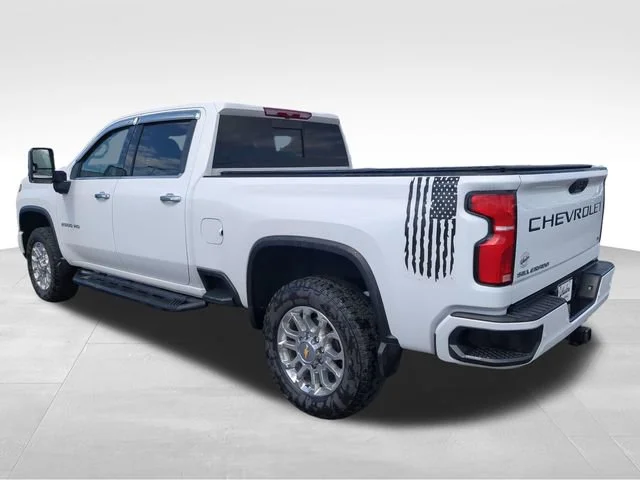 Used 2024 Summit White Chevrolet LTZ image 3