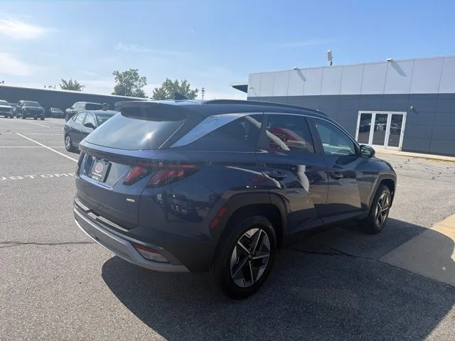 Used 2025 Blue Hyundai SEL image 5