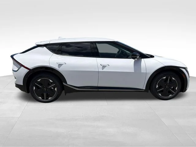 New 2026 Glacial White Pearl Kia WIND image 8