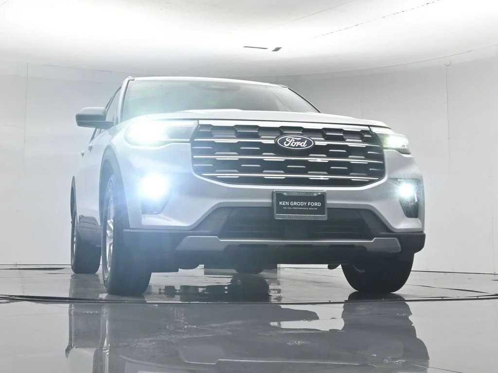 New 2027 Avalanche Gray Ford Active image 50