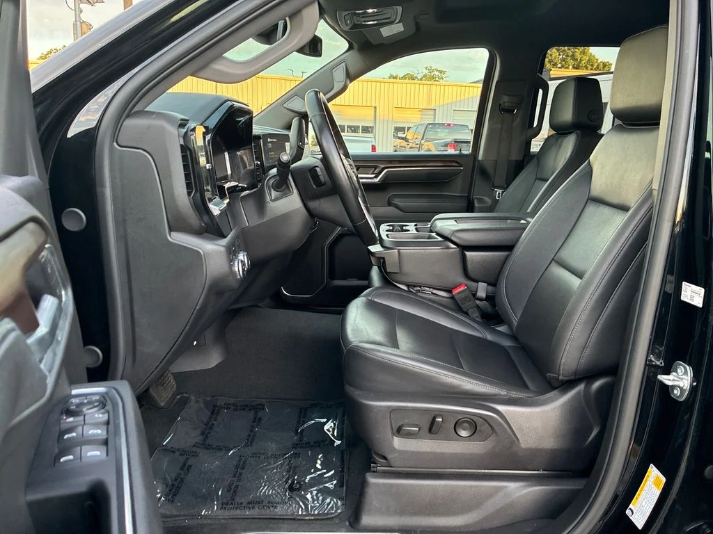 Used 2025 Black GMC SLT image 10