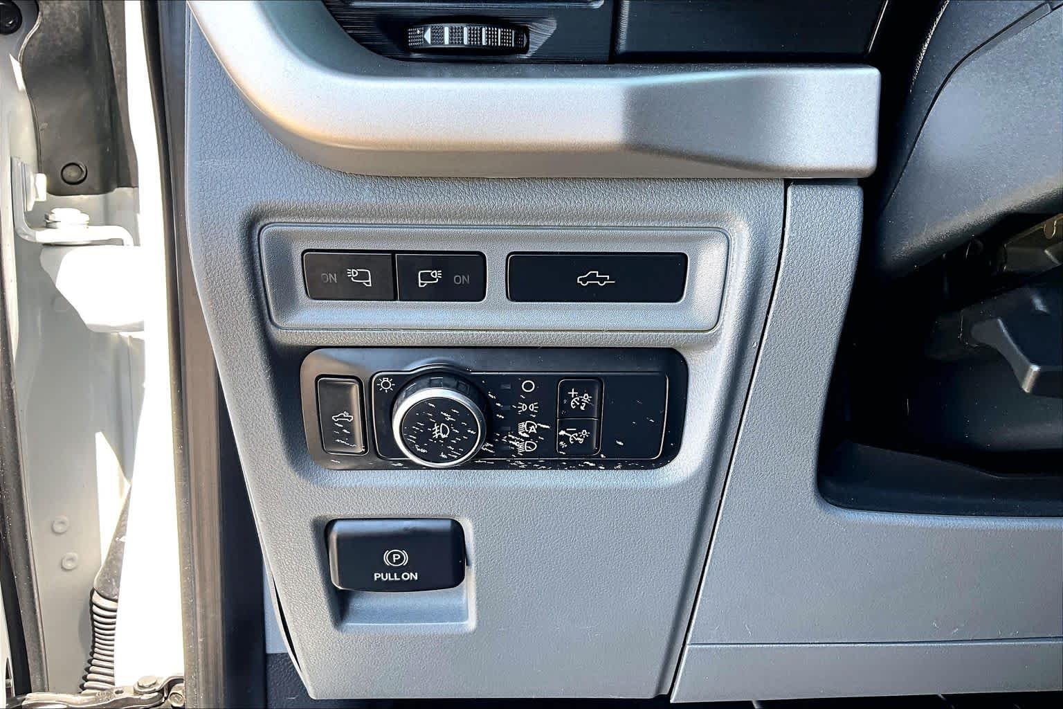 Used 2021 Oxford White Ford XLT image 36