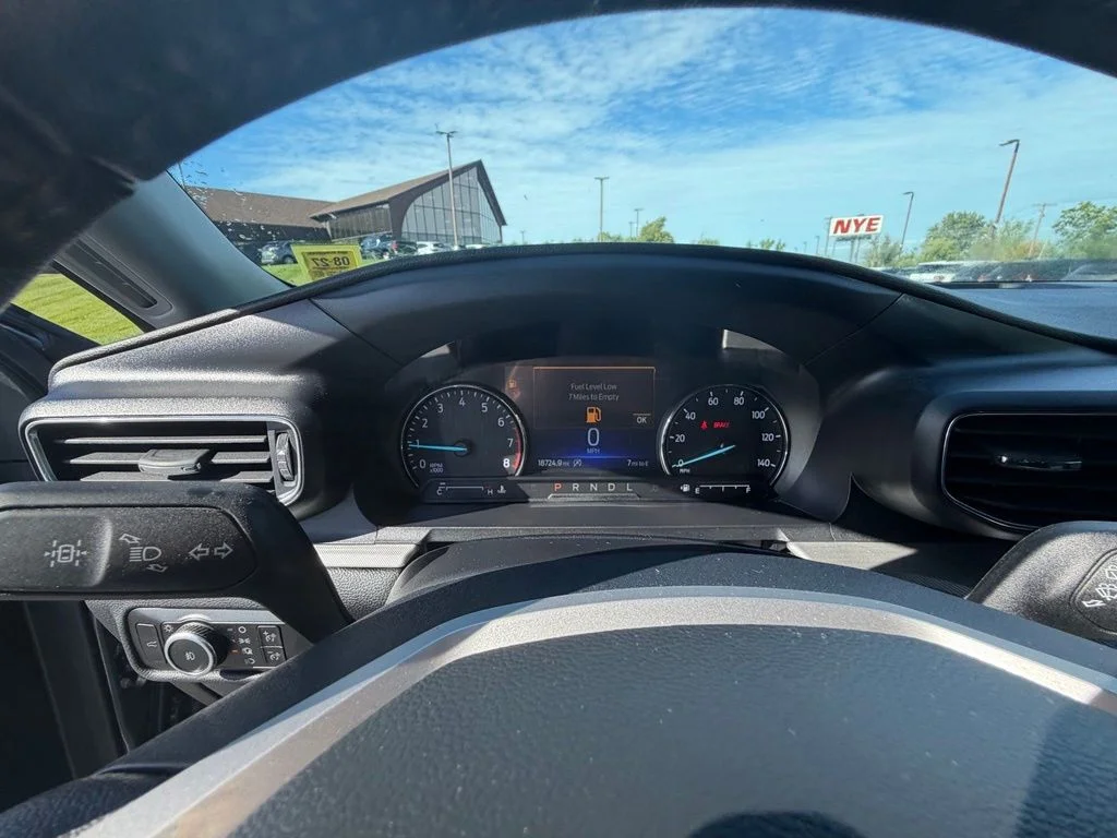 Used 2023 Gray Ford XLT image 28