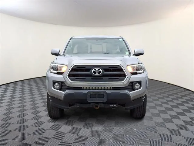 Certified Used 2017 SILVER ME Toyota  image 3