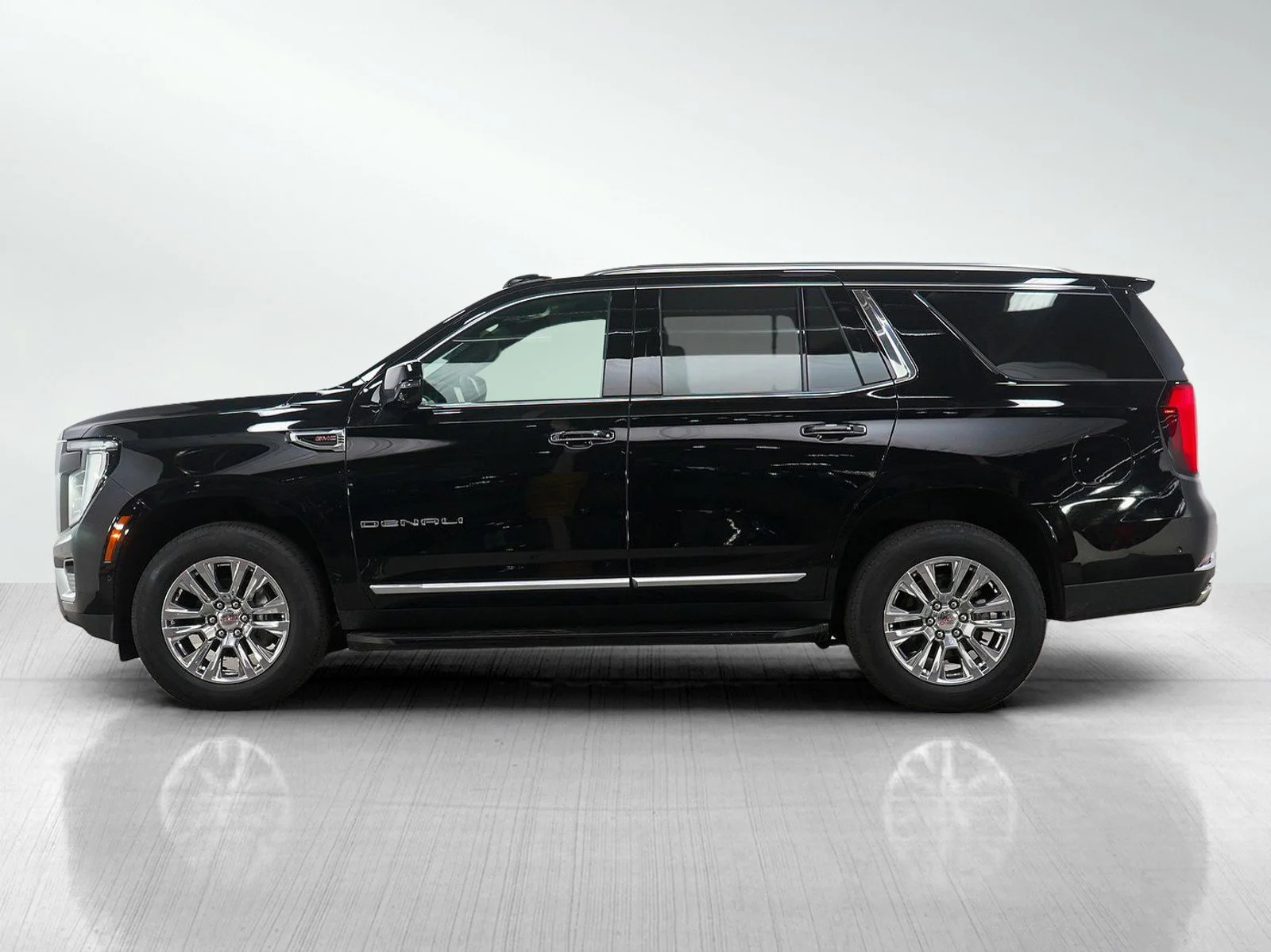 Used 2025 GMC Yukon Denali with VIN 1GKS2DRL6SR213805 for sale in Burnsville, Minnesota