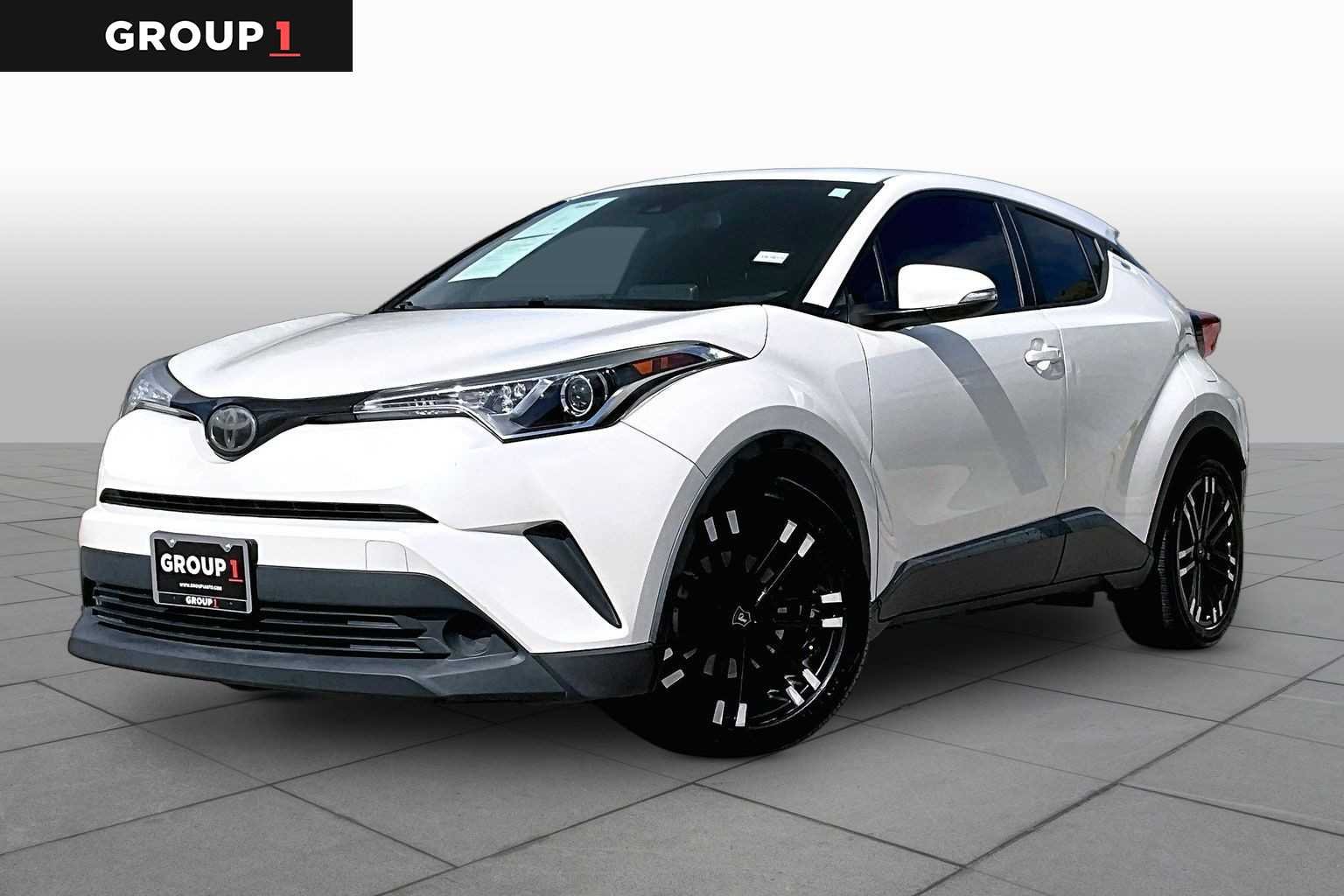 2019 Toyota C-HR LE's photo