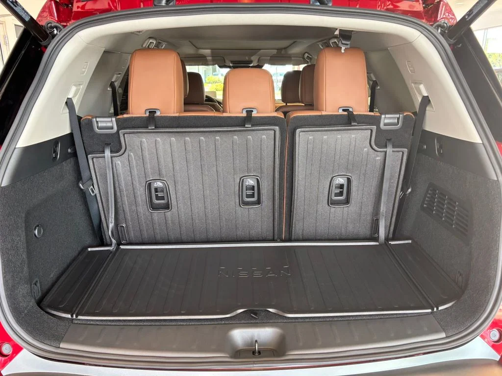 New 2026 Scarlet Ember Tintcoat Nissan Platinum image 30