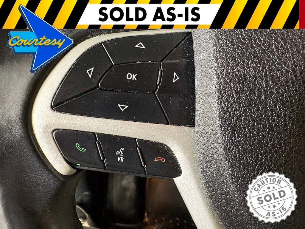 Used 2018 Silver Jeep Latitude Plus image 24
