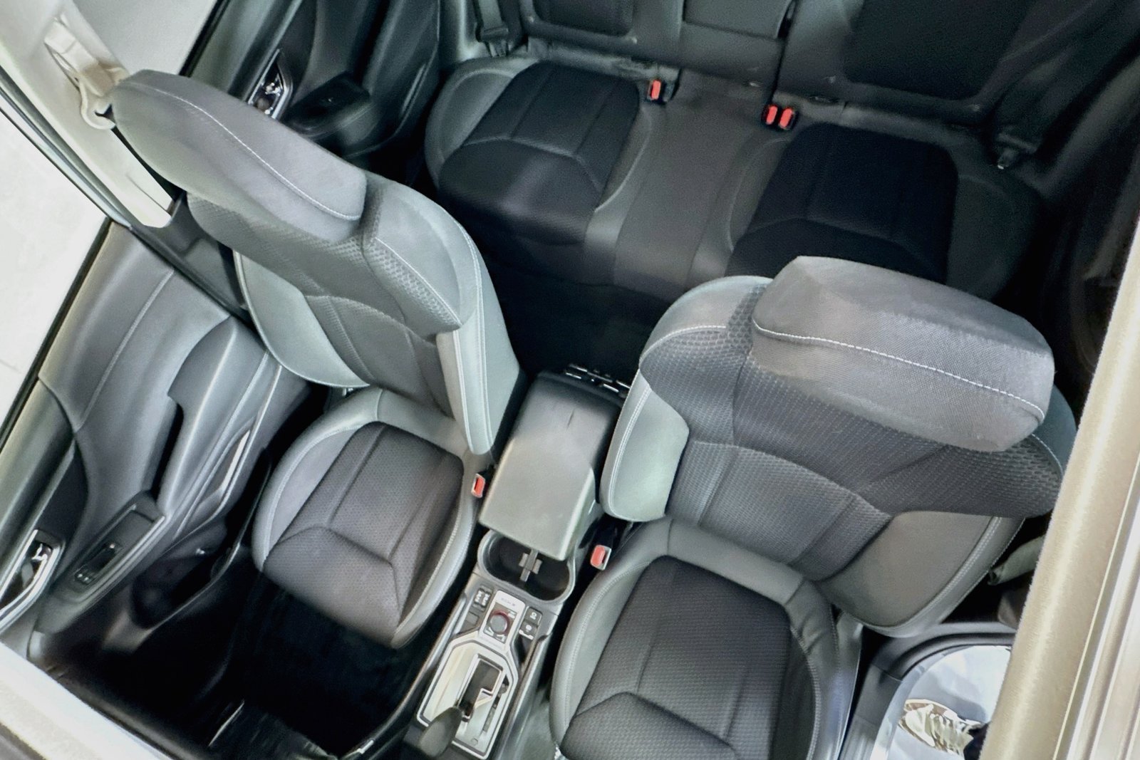 Used 2022 Ice Silver Metallic Subaru Premium image 20