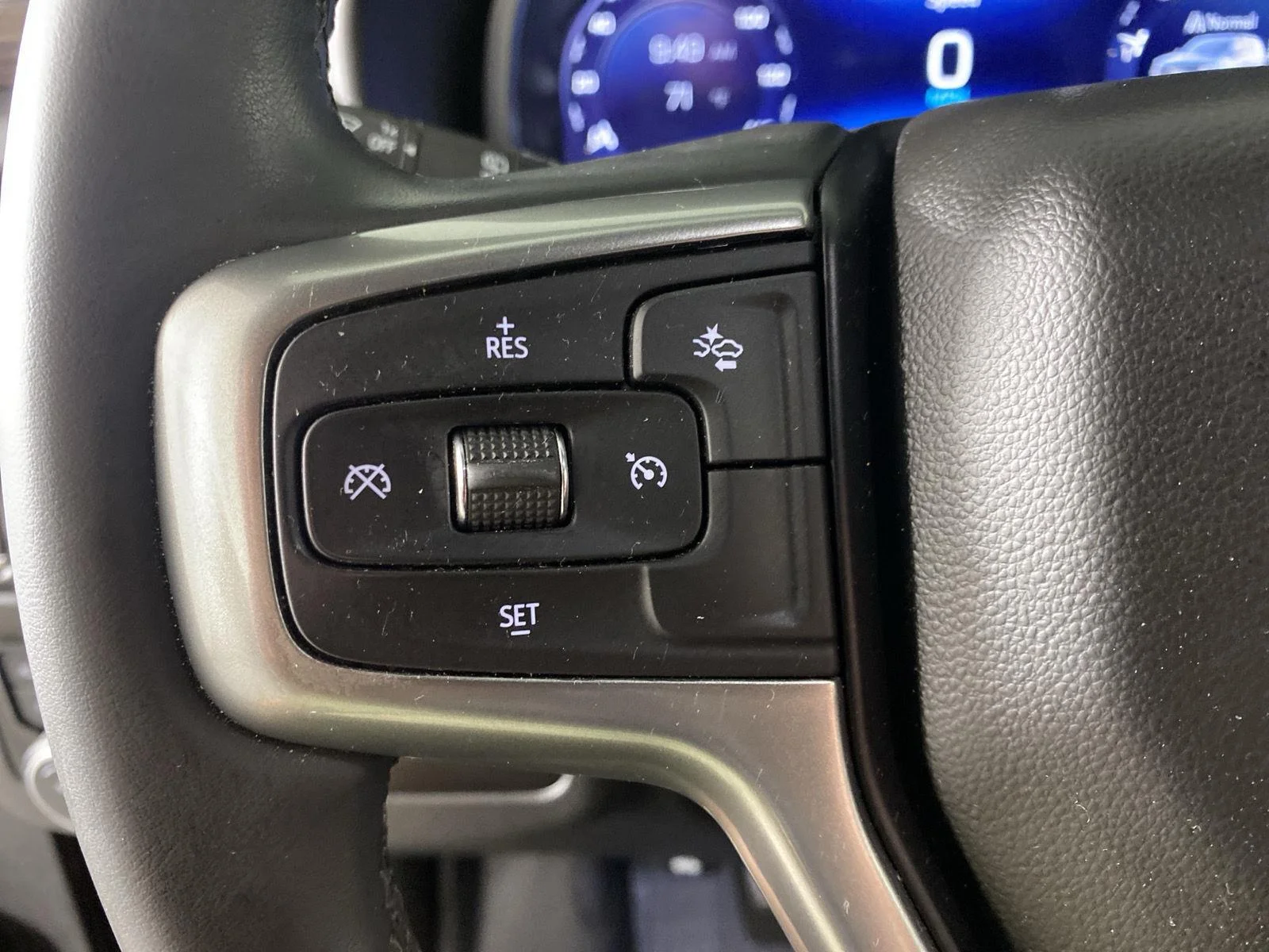 Used 2023 Auburn Metallic Chevrolet LT image 15