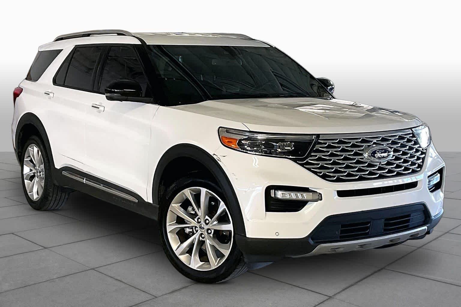 Used 2023 Star White Metallic Tri-Coat Ford Platinum image 2