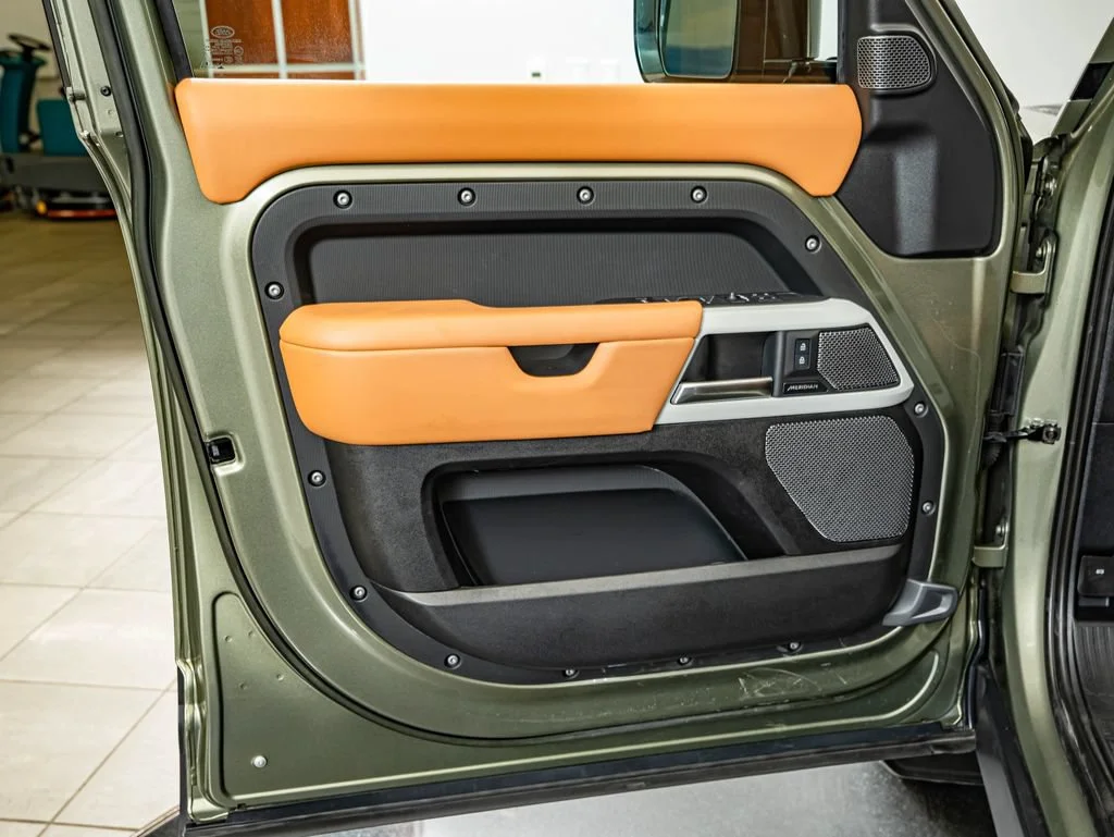 Used 2023 Pangea Green Metallic Land Rover S image 19