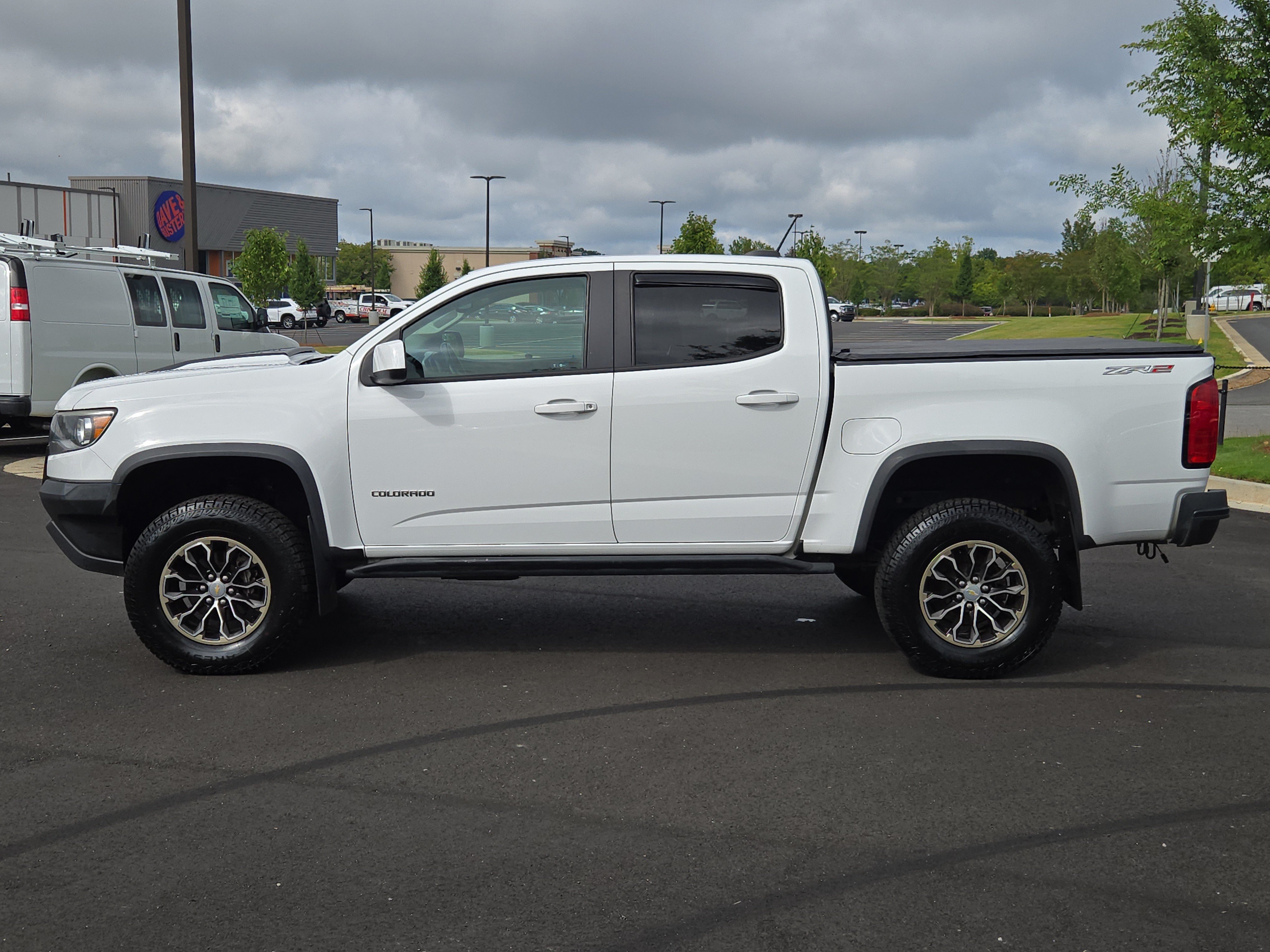 Used 2018 SUMMIT WHITE Chevrolet 4WD ZR2 image 14