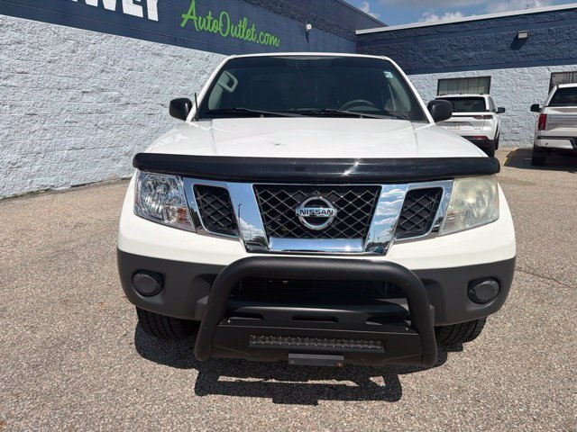 Used 2019 Glacier White Nissan S image 8