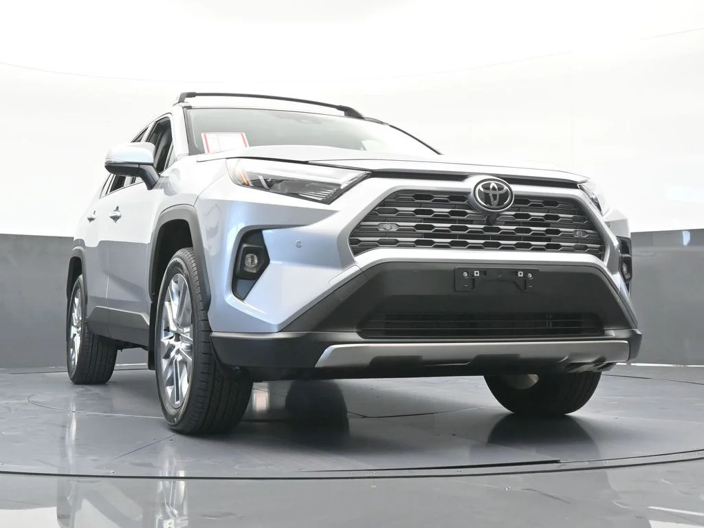 Used 2025 Silver Sky Metallic Toyota Limited image 71