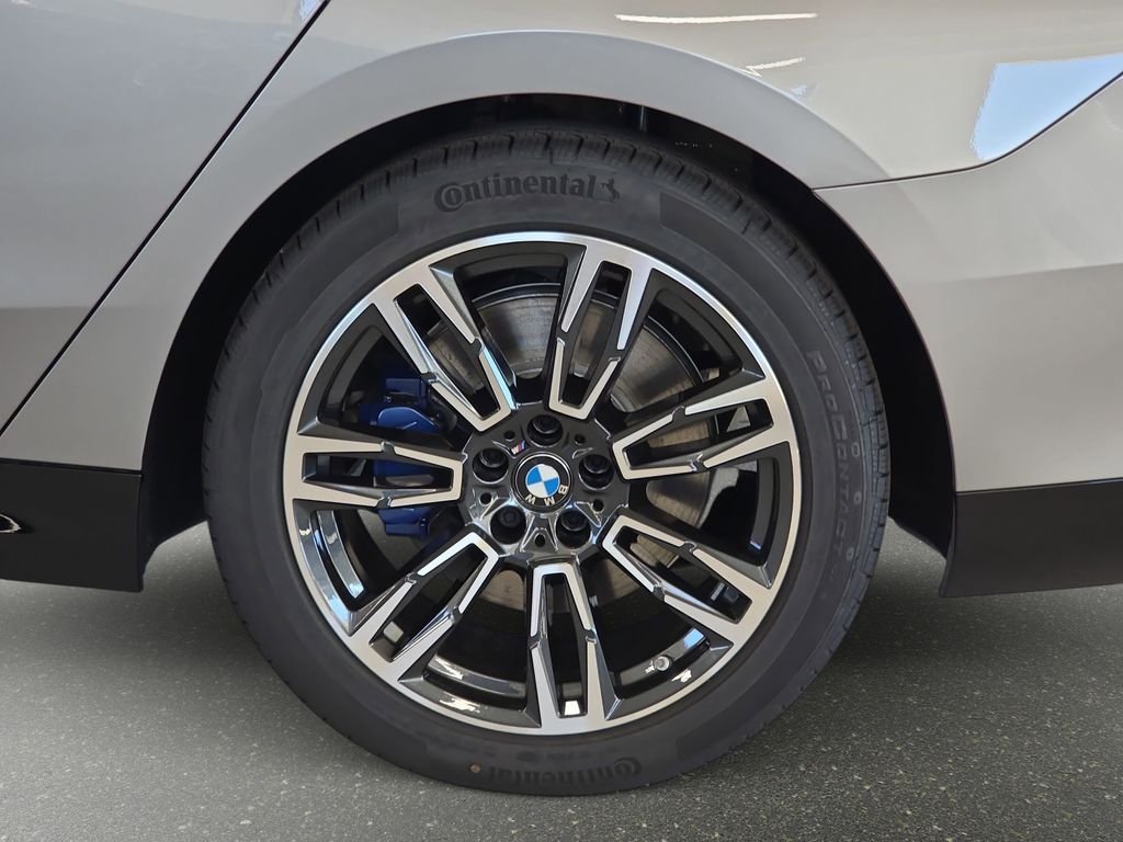 Used 2026 Oxide Grey Met BMW 530i image 19
