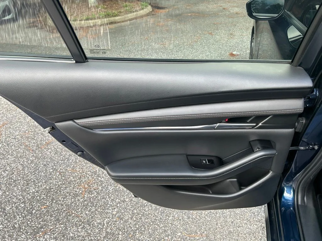 Used 2021 Blue Mazda Preferred image 26